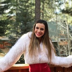 Meet your Posher, Claire